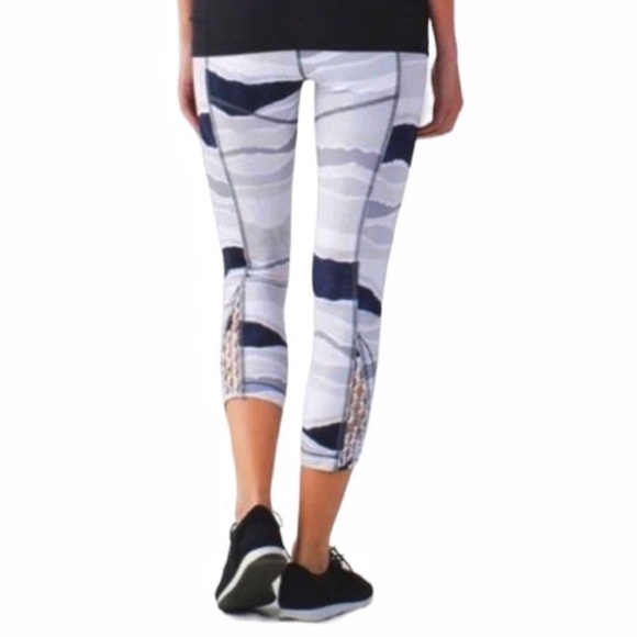 Lululemon Soulcycle Multicolor True Self Bleacher Stripe Crop Leggings, Size 0* - Picture 5 of 12